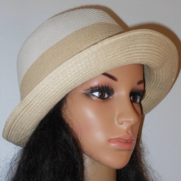 IMPERMEABLE BEIGE AND WHITE SHORT FLIP BRIM HAT - Picture 6 of 8